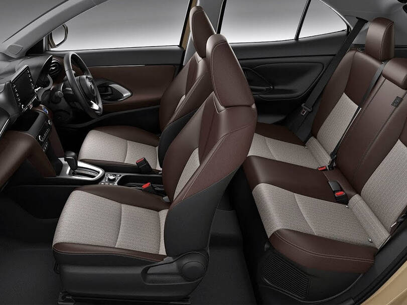 Toyota Yaris GLI MT 1.3 Price in Pakistan - Image 3